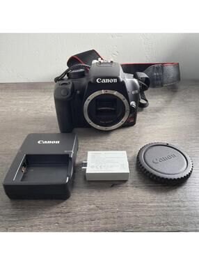 Canon EOS Rebel XS / 1000D 10mp DSLR Body Charger and Battery Tested